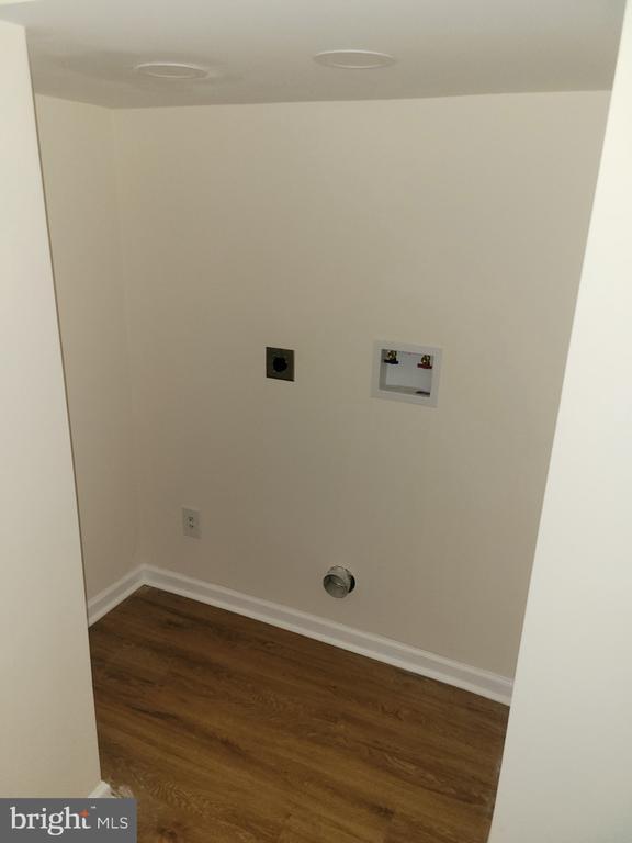Building Photo - 532 Millshire Dr