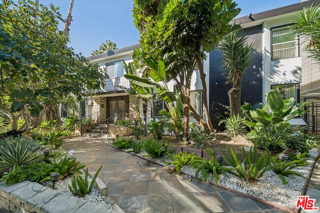 Building Photo - 1215 Hayworth Ave