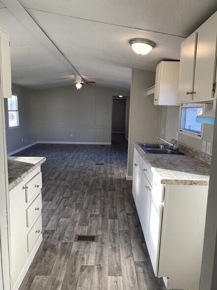 Building Photo - 210 Jamback Rd