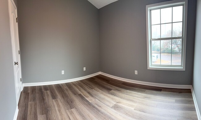 Building Photo - Newly Renovated 3 Bed/2.5 Bath in Riverdale