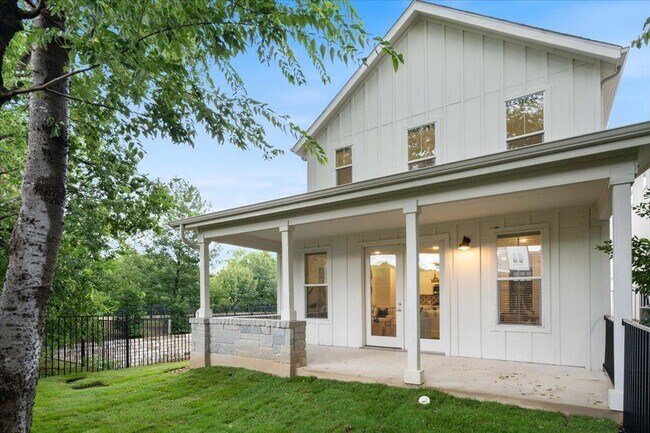 Building Photo - 2624 Metcalfe Rd