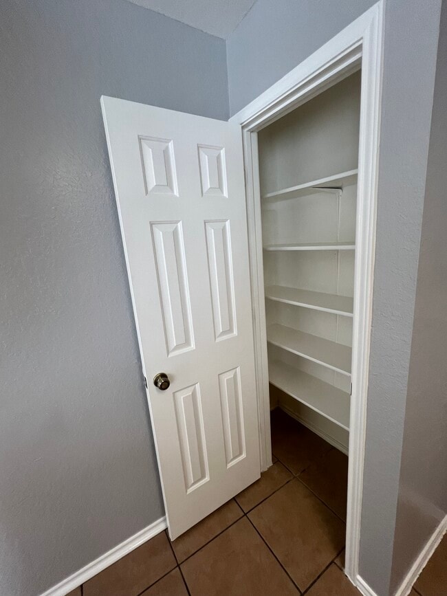 Building Photo - 3734 Candleglenn