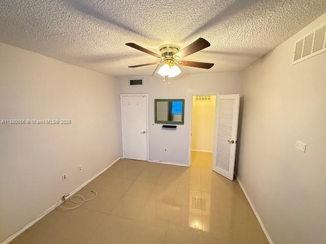Building Photo - 500 Bayview Dr