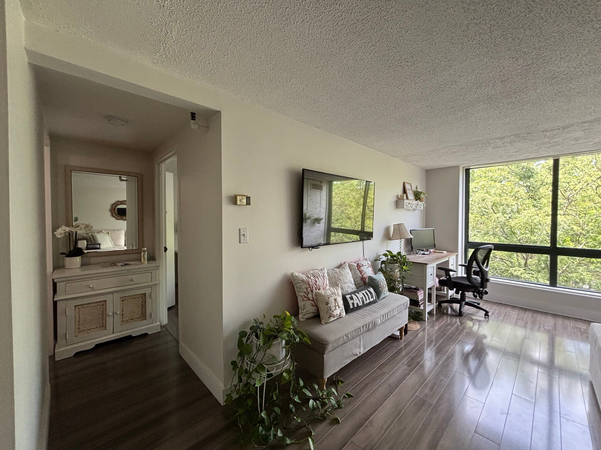 Area for home office - 42 8th St