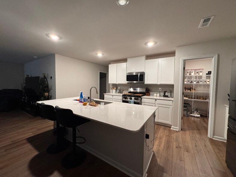 Building Photo - 10158 Chatham Run Ln