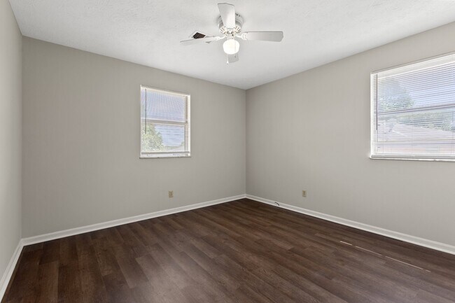 Building Photo - 4029 Victoria Way