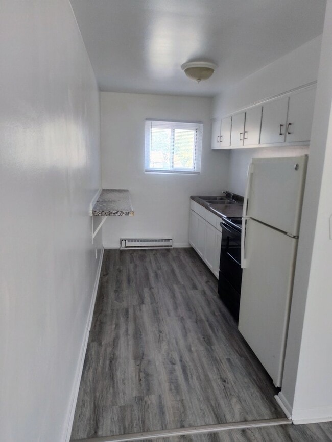 Building Photo - 1039 Sheridan Rd