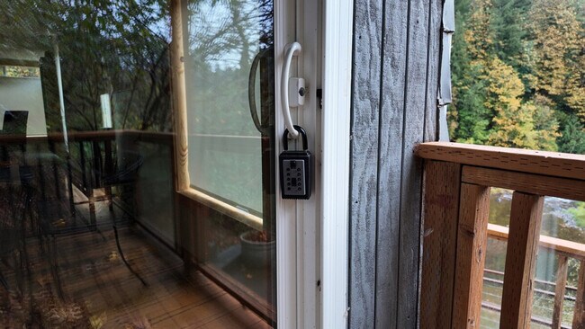 Building Photo - 11582 Washougal River Rd