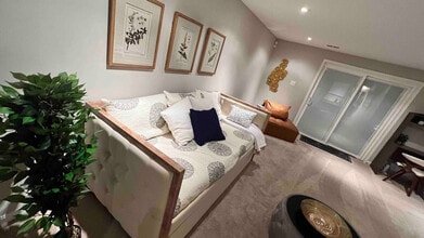 Building Photo - 6346 Chimney Wood Ct