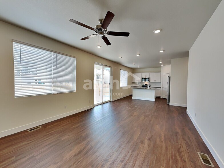 Building Photo - 334 N Addison Way