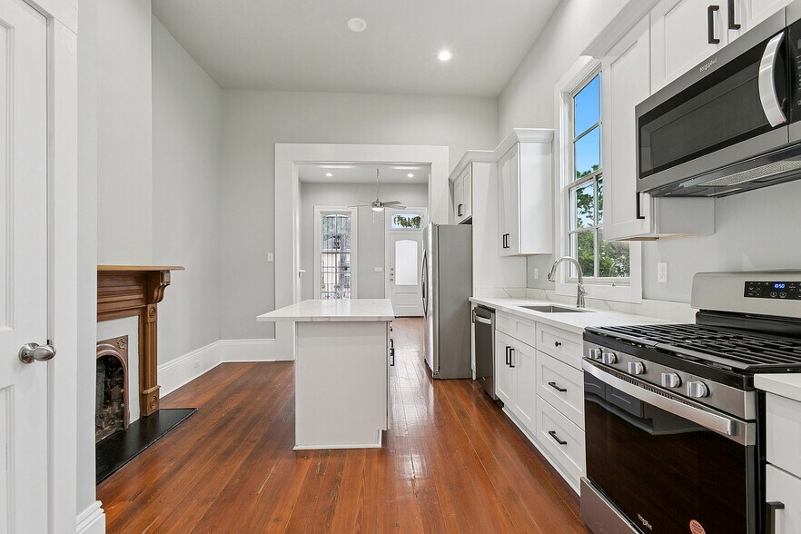 Gourmet Kitchen - 3427 Baronne St