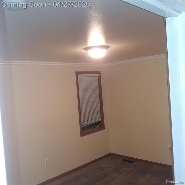 Building Photo - 205 Pineview Ct