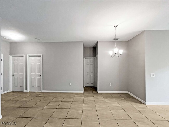 Building Photo - 1320 Trafalgar Pkwy