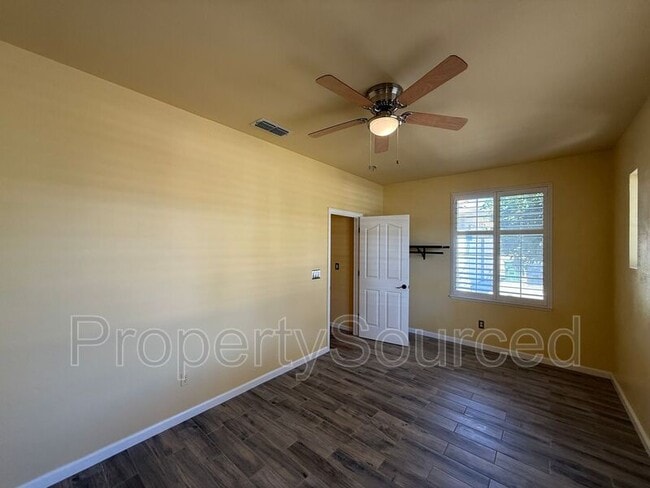 Building Photo - 523 Ruess Rd