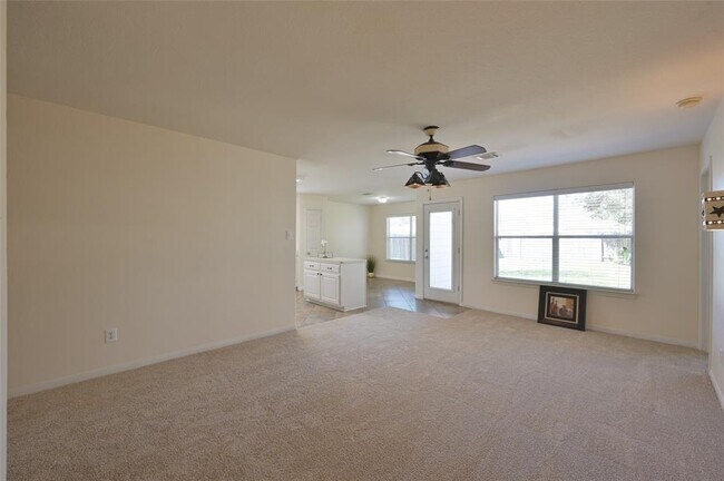 Building Photo - 28927 Rio Grande River Dr