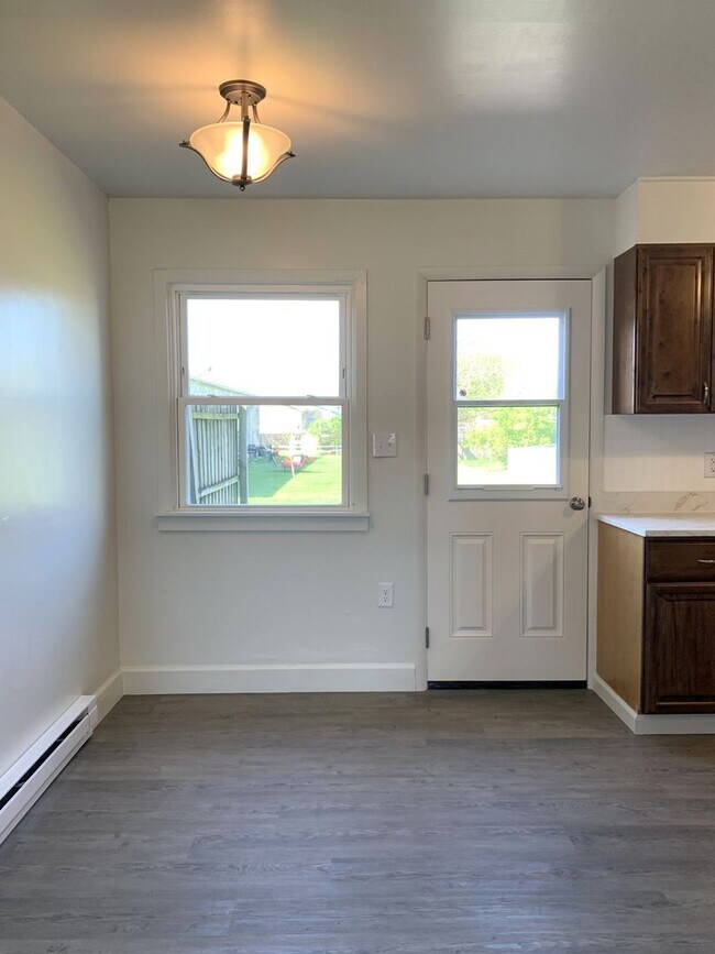 Building Photo - Newly renovated, affordable, 3 bed/1 bath ...