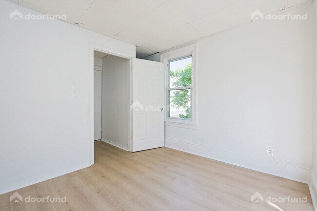 Building Photo - 17 Wachusett St