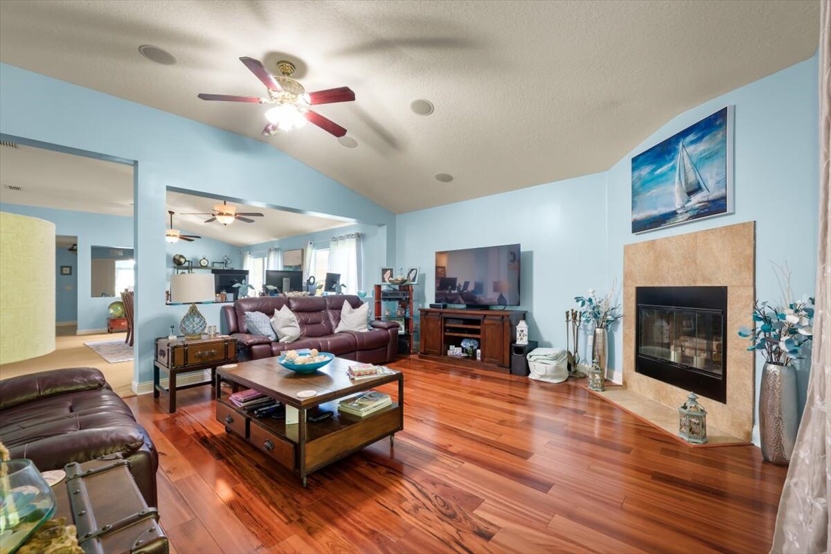 Building Photo - 11829 Carolwood Ln