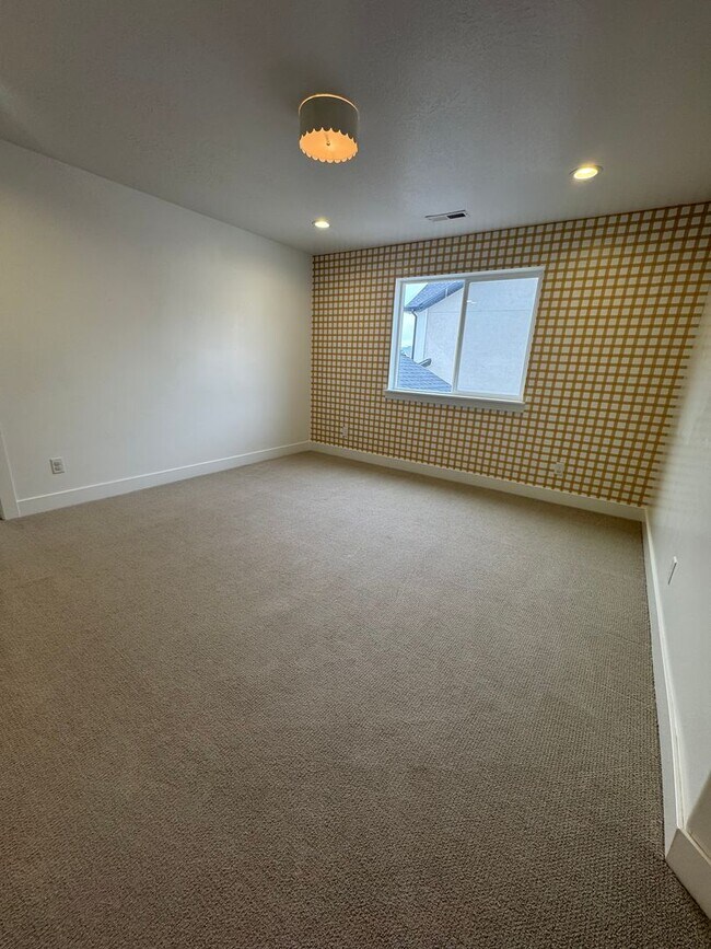 Building Photo - Beautiful Saratoga Springs home for rent!