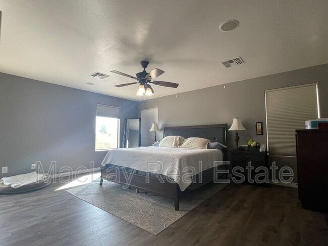 Building Photo - 1534 W Agrarian Hills Dr