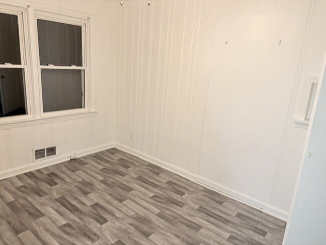 Building Photo - 2145 Macon Dr SW