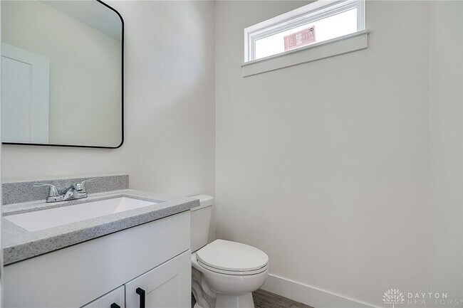 Building Photo - 4253 Pleasant View Ave