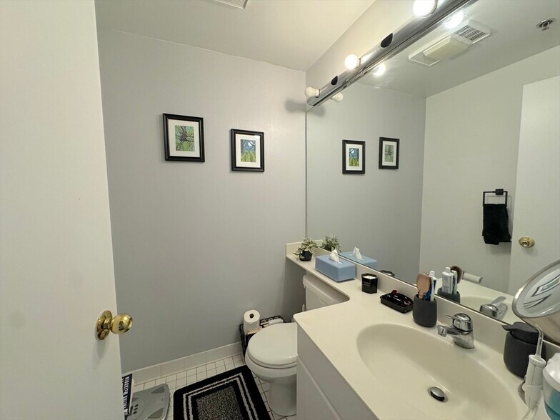 Building Photo - 950 Massachusetts Ave