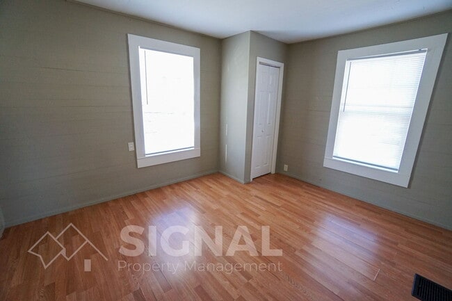 Building Photo - 7837 Churchill Dr
