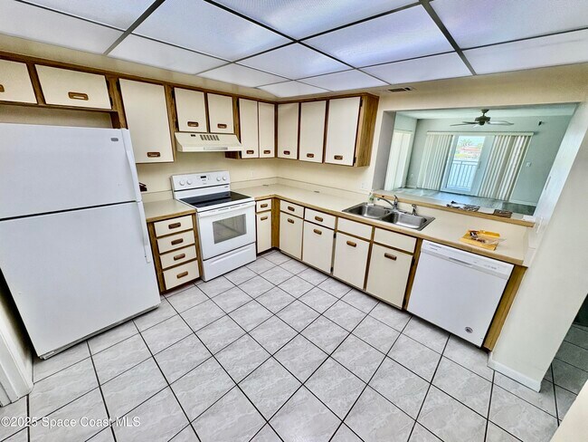 Building Photo - 1750 Commodore Blvd