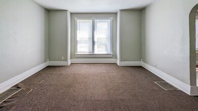 Building Photo - PRELEASING for AUGUST! Close to Campus; In-Unit Washer and Dryer