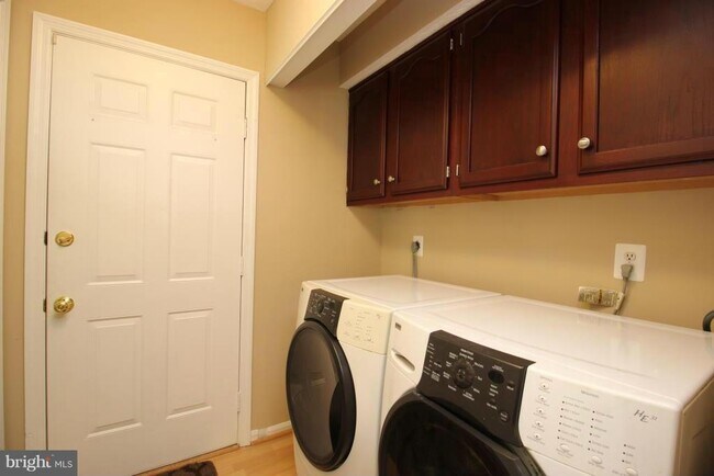 Building Photo - 66 Larkwood Ct