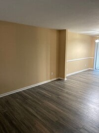 Building Photo - Condo in Great Location