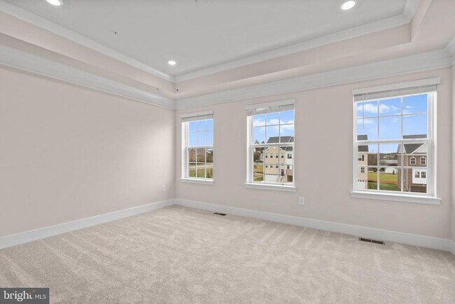 Building Photo - 1722 Water Xing Rd