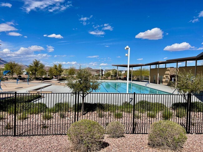 Building Photo - 3 BED 2.5 BATH 2 CAR GARAGE TOWNHOME FOR RENT IN CADENCE MASTER PLANNED COMMUNITY