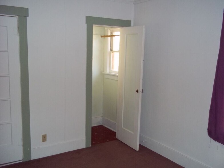 Building Photo - 3235 Myers St