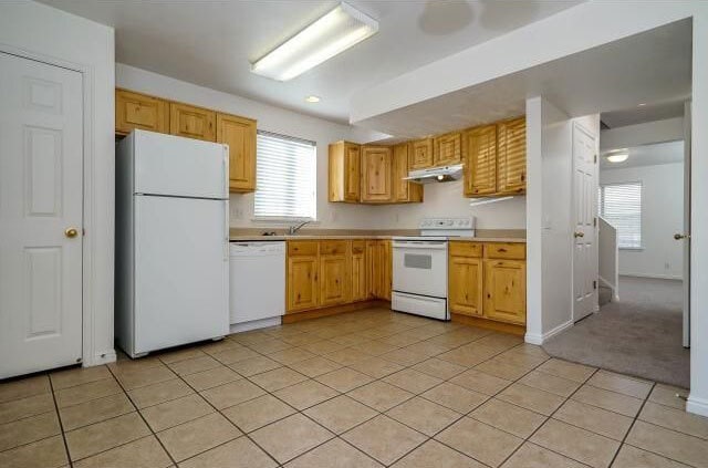 Building Photo - 88 250 N