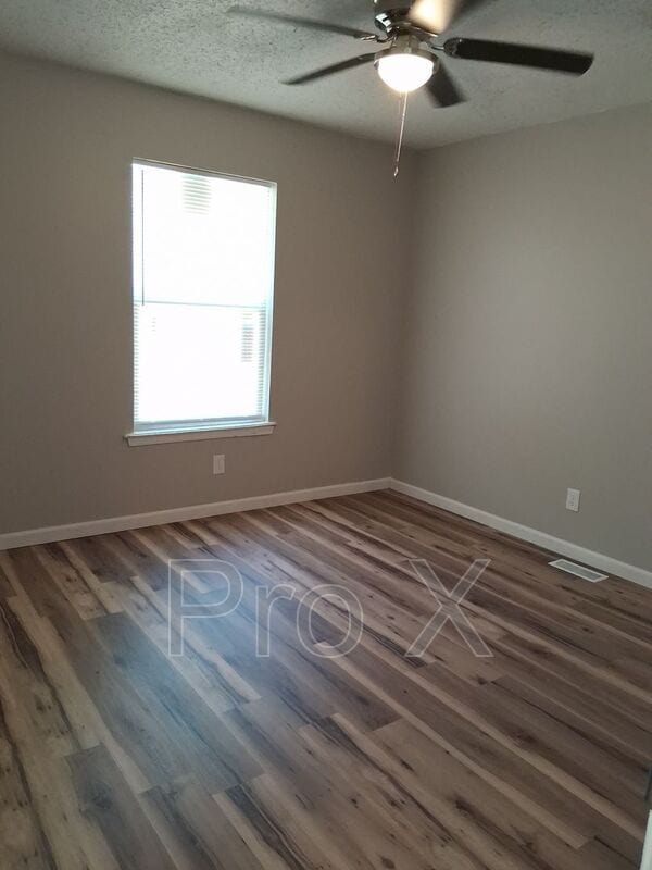 Building Photo - 502 N Betty Jo Dr