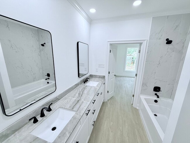 Building Photo - Brand New Construction Home in Prime Locat...