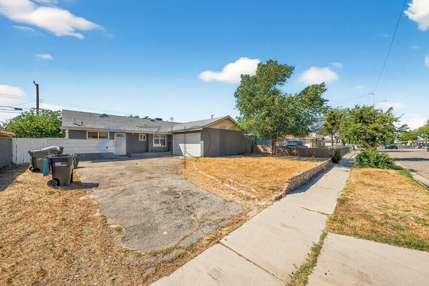 Building Photo - 45463 Foxton Ave