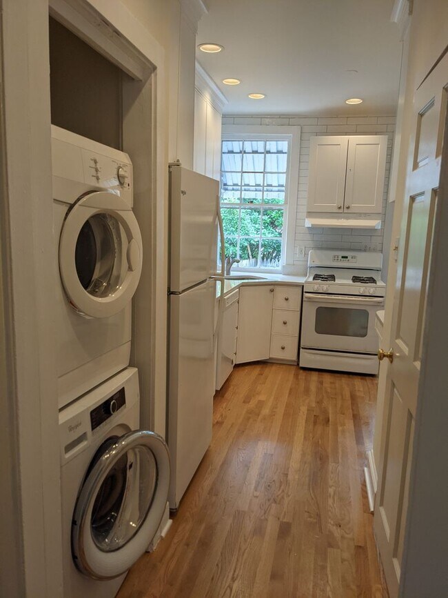 Building Photo - 1223 33rd St NW