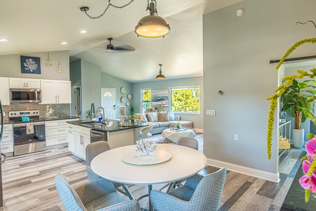 Building Photo - 2247 S Waterman Dr