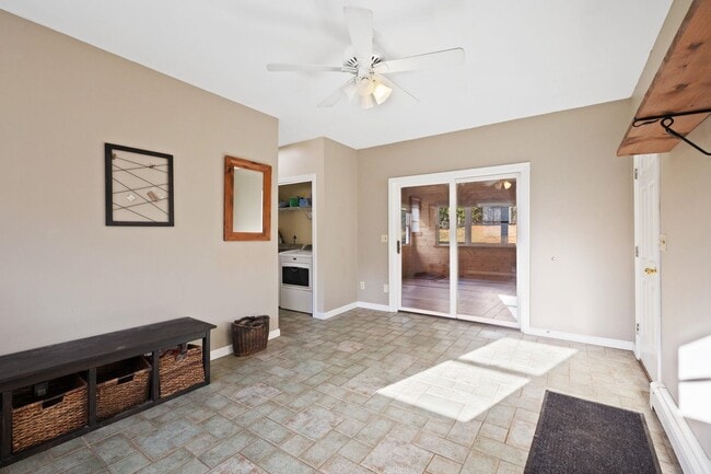 Building Photo - 31 Moulton Ave