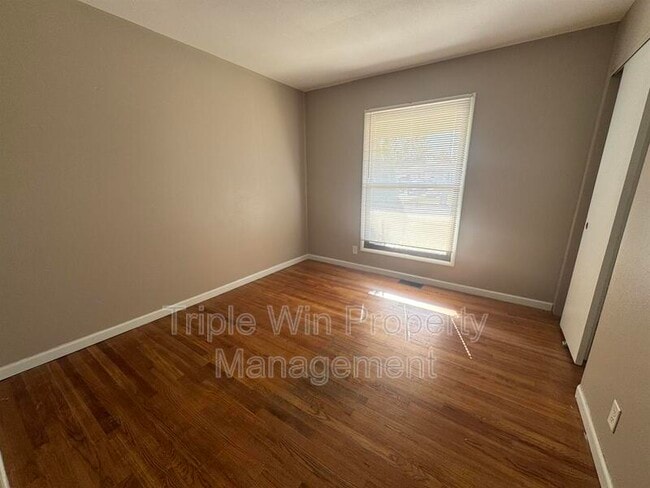 Building Photo - 775 Crabapple Ln