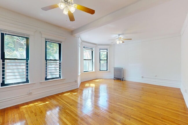 Floorplan - 5401-5403 S. Woodlawn Avenue