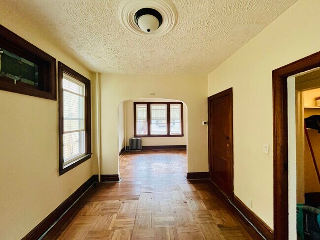 Building Photo - 262 Winfield Ave