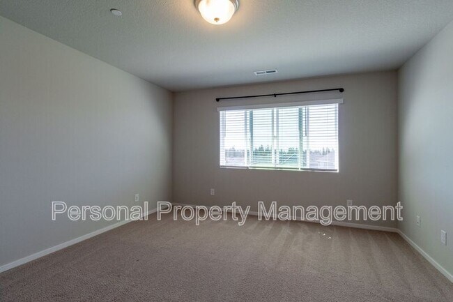 Building Photo - 1708 NE Pioneer Ln