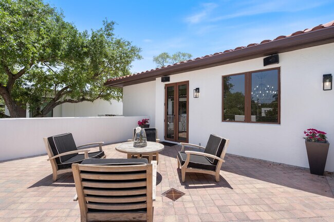 Building Photo - 1312 SE 2nd Ct