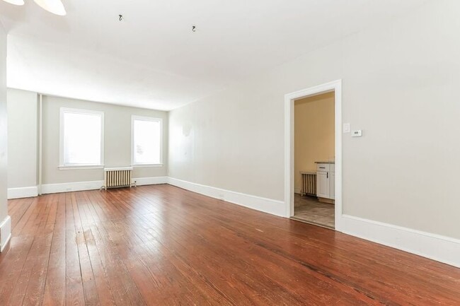 Building Photo - 1003 W Main St