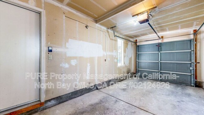 Building Photo - 520 Laurel Grove Cir