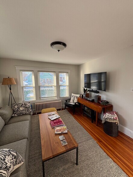 Building Photo - 17 Lesher St